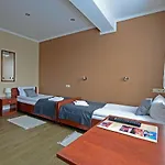 Tyniecki 3*
