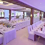 호텔 Tyniecki 3*