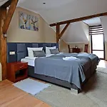 Tyniecki 3*