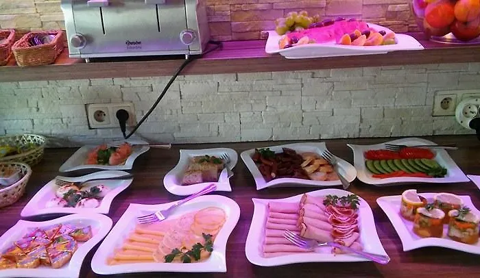 Отель Tyniecki 3*